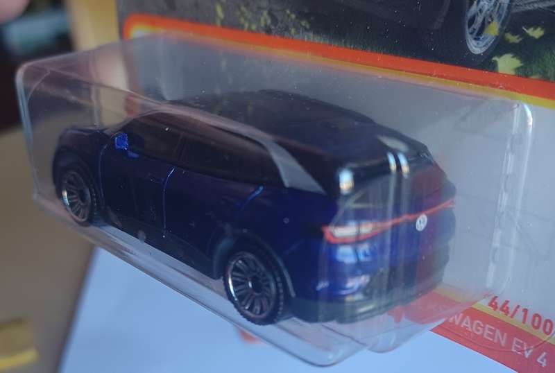 2022 Matchbox `Short Card` ~ No44/100 Volkswagen EV4