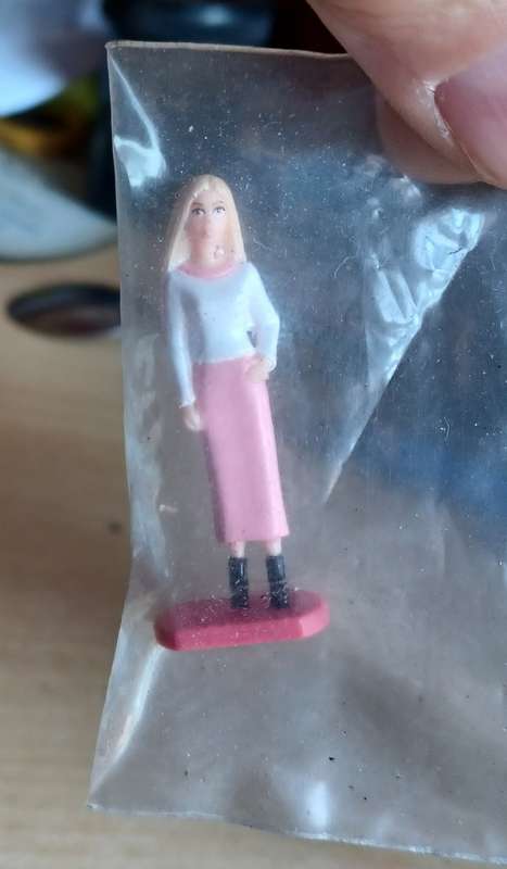 Miniature Princess (6)  + - 40mm tall