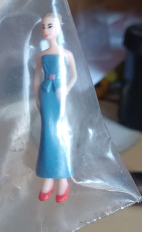 Miniature Princess (6)  + - 40mm tall
