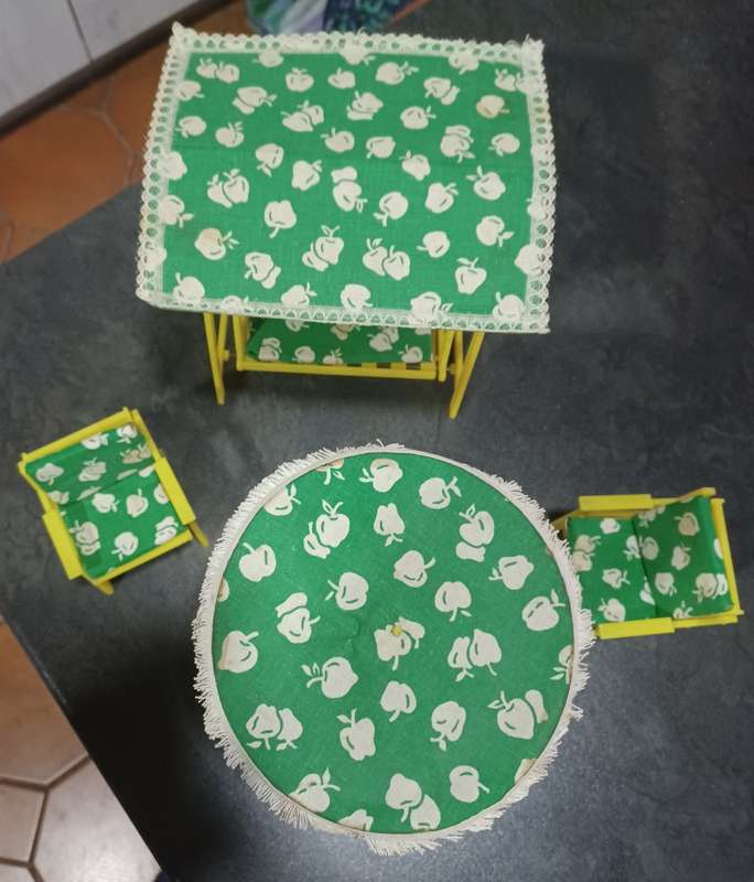 Vintage Barbie - (maybe Sindy) PATIO Table Chairs lot