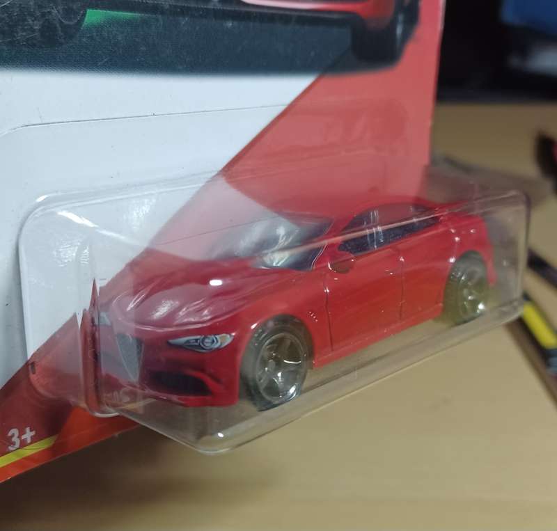 2022 Matchbox Italy ~ Long Card` ~ #6/12 2016 Alfa Romeo Giulia