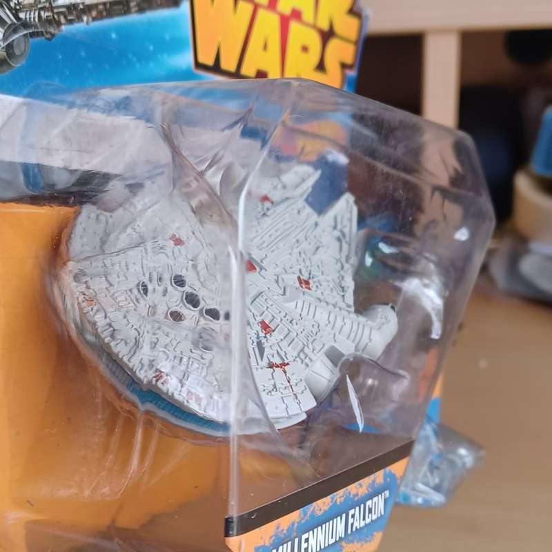 Hotwheels ~ Star Wars ~ Millennium Falcon ~ Carded