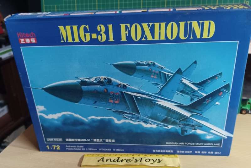 Kitech~  Model Kit ~ 1/72 ~ MIG-31 Foxhound