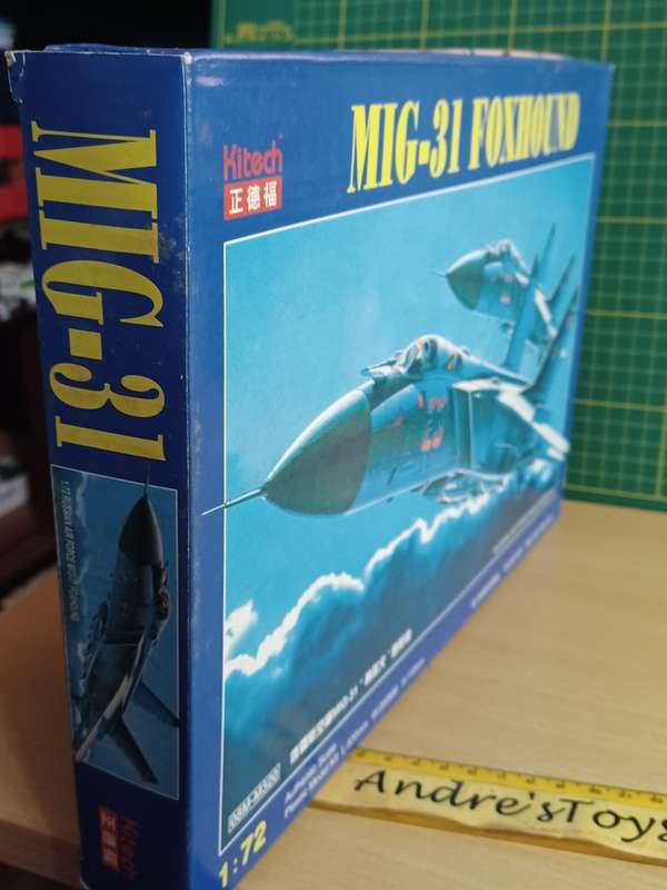 Kitech~  Model Kit ~ 1/72 ~ MIG-31 Foxhound