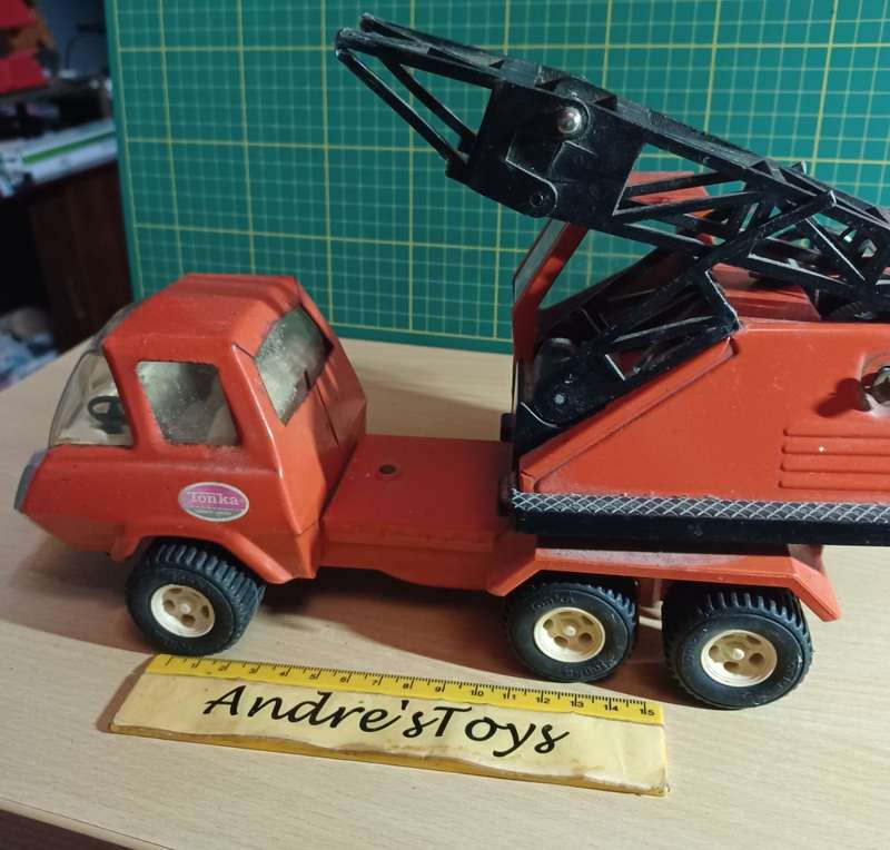 VINTAGE METAL (tin-plate) TONKA ~ crane