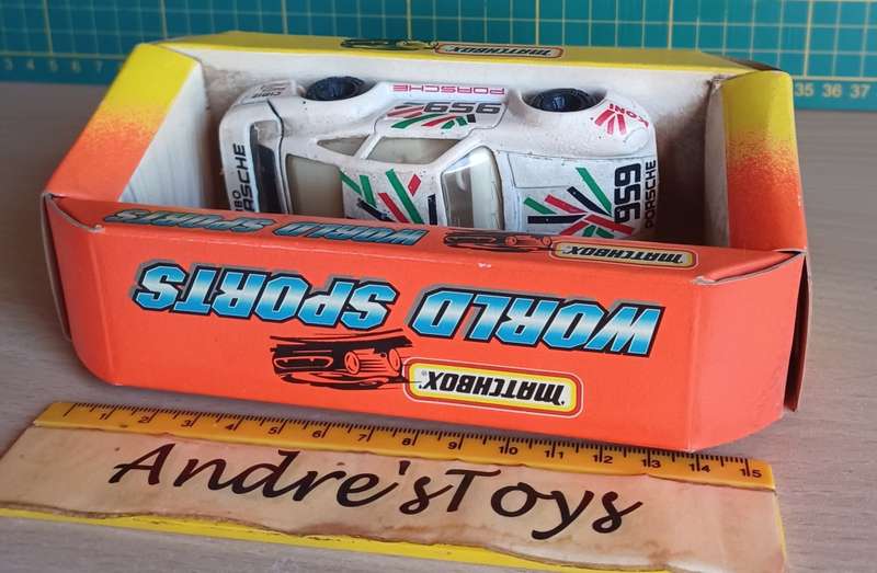 1993 Matchbox ~ World Sports ~ Porsche 959 WS-700