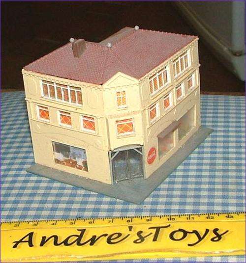Ho Gauge - Building ~ Corner Shop