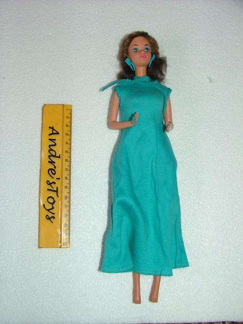 Barbie doll: Brunette -Home made clothes