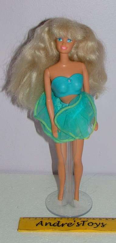 Barbie Doll: Blonde ( STAND NOT INCLUDED)