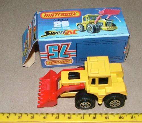 MATCHBOX #29F Tractor Shovel ~  With a Original Box 1976