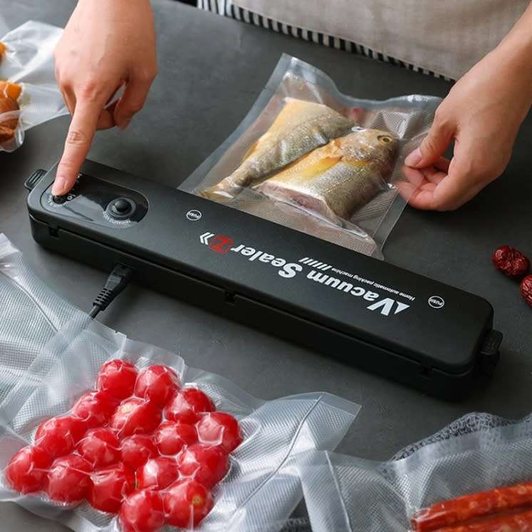 Vacuum sealer home food packaging machine keeps food fresh