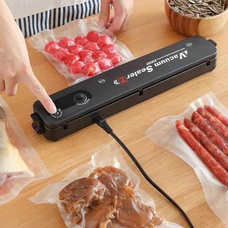Vacuum sealer home food packaging machine keeps food fresh