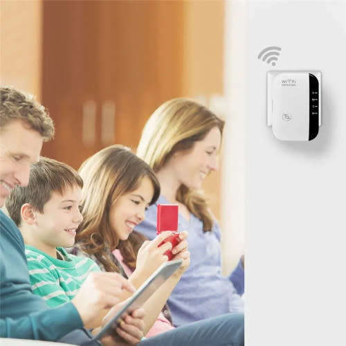 WiFi signal booster range extender repeater with integrated antenna LAN internet booster