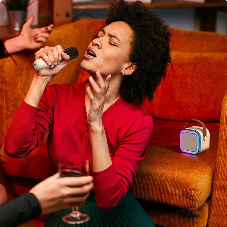 Portable Bluetooth speaker combination microphone integrated karaoke home outdoor Bluetooth speaker