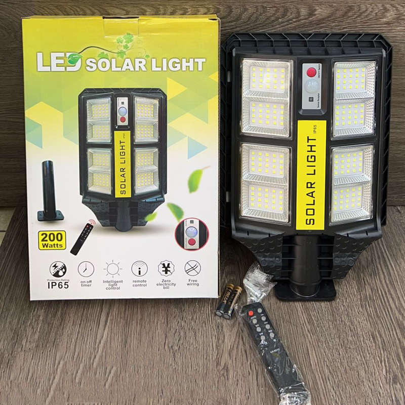 200W outdoor solar street light human body induction street light with remote control and light pole