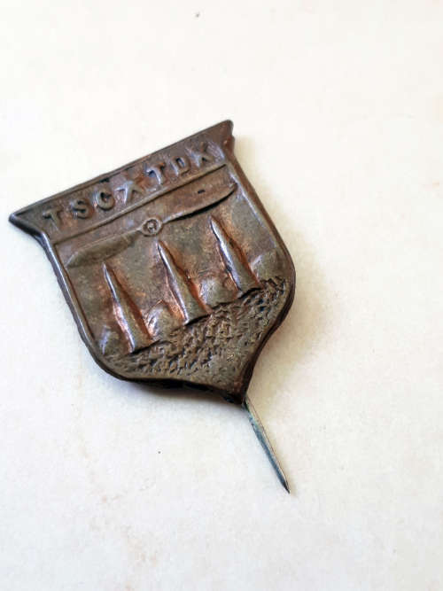 SA Military badges 2 x Tiffy badges Unitas Commando Badge, WWII S.A.W.A.S badge, Pass the Ammunition