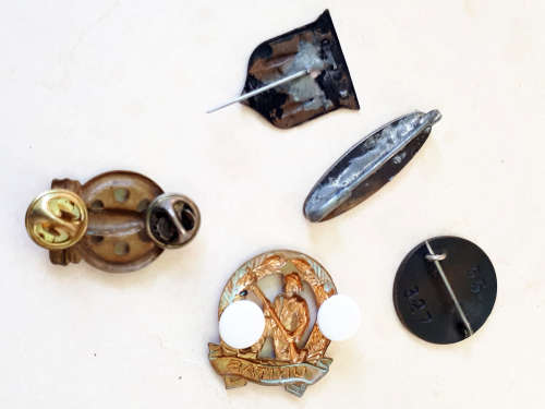 SA Military badges 2 x Tiffy badges Unitas Commando Badge, WWII S.A.W.A.S badge, Pass the Ammunition