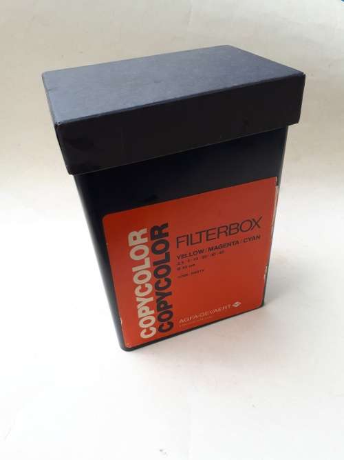 Photographic colour filter box Agfa Gevaert copycolor 10cm dia. CMY x 18 metal filters from Belgium
