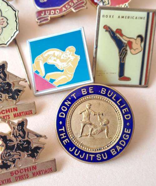 Judo, Jui Jitsu, Ninja, Sochin, and American Boxer pin badges (9 x badges)