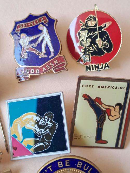 Judo, Jui Jitsu, Ninja, Sochin, and American Boxer pin badges (9 x badges)