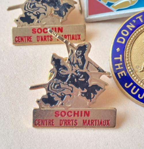 Judo, Jui Jitsu, Ninja, Sochin, and American Boxer pin badges (9 x badges)