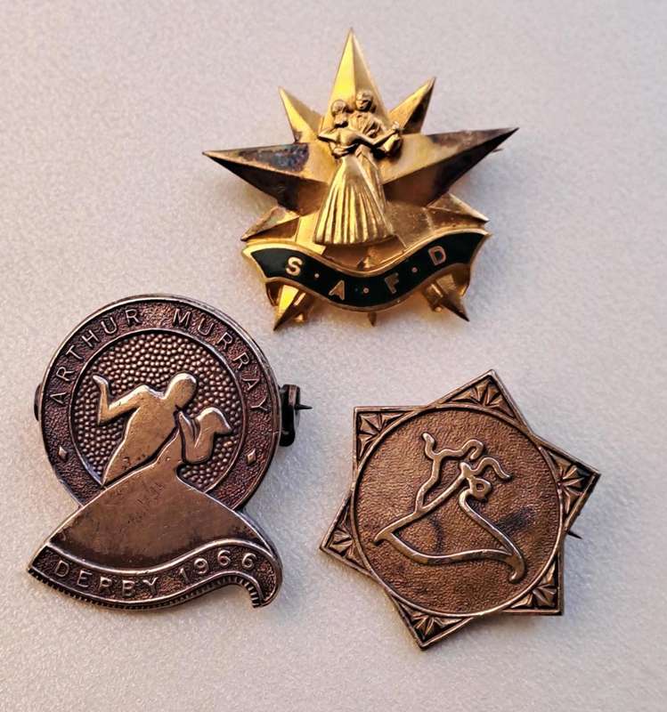 Arthur Murray Dance Studio 2 x pin badges circa 1960s and a SAFD (Dance) pin badge