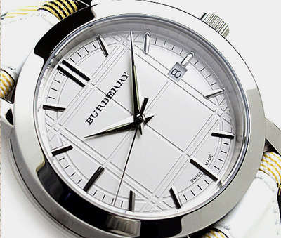**GORGEOUS**Burberry Nova Check**W/Box, Papers, etc**IN STOCK*