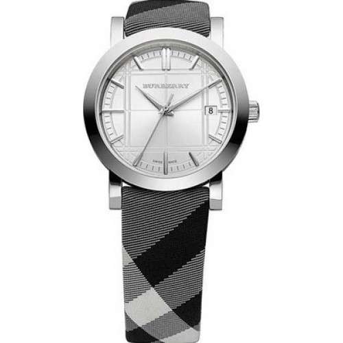 **GORGEOUS**Ladies Burberry Beat Check**W/Box, Papers, etc*R5299*