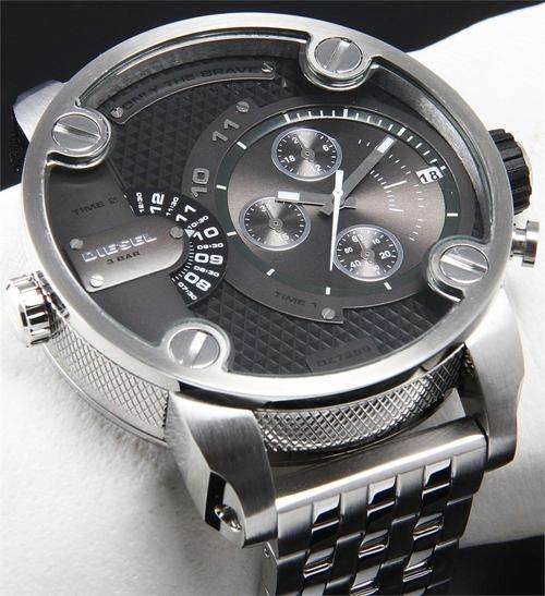 *Brand New**Diesel Mens "ONLY THE BRAVE" watch 61MM Face!!!*R4299*