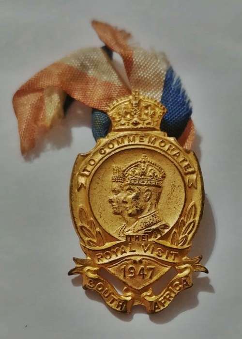 ## Beautiful 1947 Royal Visit to South Africa Brooch ** Pin in Tact ##