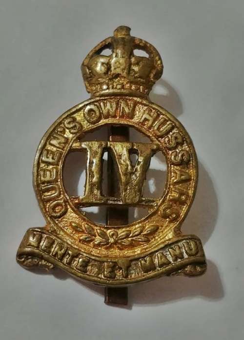## 4TH QUEEN'S OWN HUSSARS CAP BADGE ** Slider in tact ##
