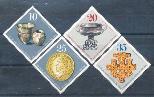 GERMANY DDR  - 1976 Archaeological Findings PART SET - FINE   MINT