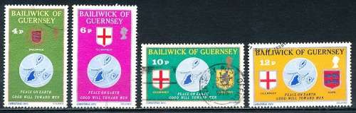 GUERNSEY   - 1975   Christmas Stamps   COMPLETE   SET  -   FINE  USED