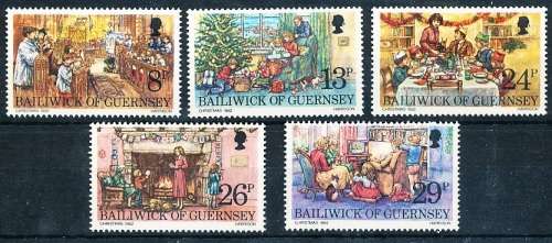GUERNSEY   - 1982  Christmas Stamps   SET  -    FINE  MINT