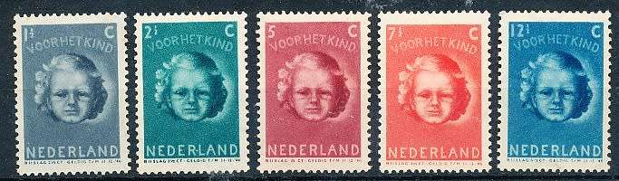 NETHERLANDS  1945  -   Child Care   FULL  SET   -   MINT