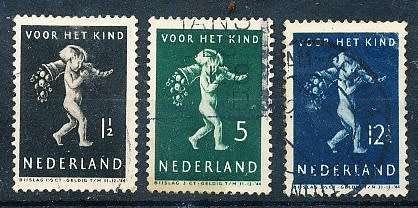 NETHERLANDS  1939  -   Child Care FULL  SET   -  FINE USED