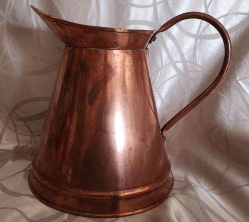 Free Postage. LARGE VINTAGE COPPER JUG