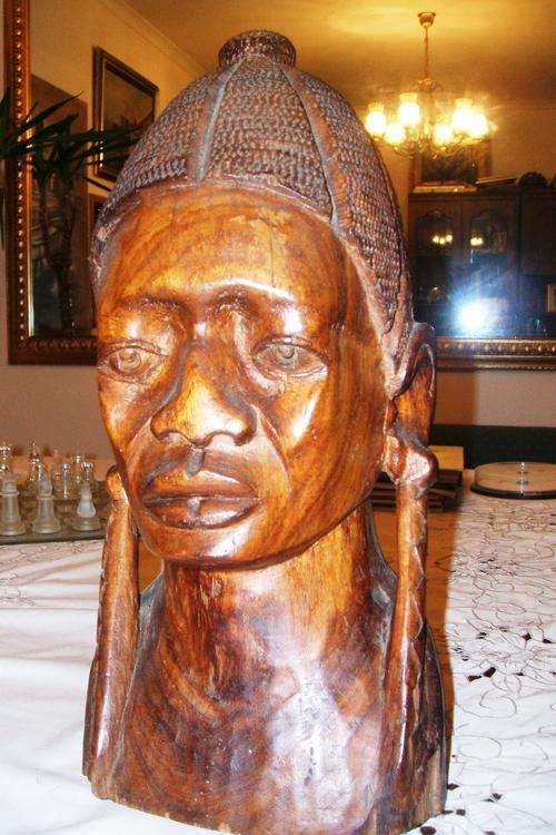 AFRICAN LADY'S FACE, WOODEN SCULPTURE