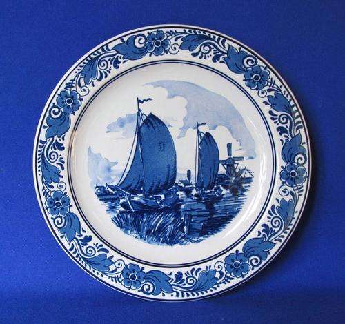 Royal Distel Holland "Blauw Delfts" Collectors Plate
