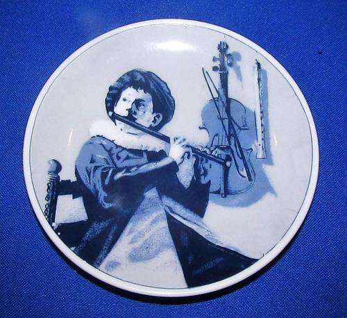 Oude Molen Fabriek B.V. Blue Delft Flute Player Mini Display Plate - Made in Holland