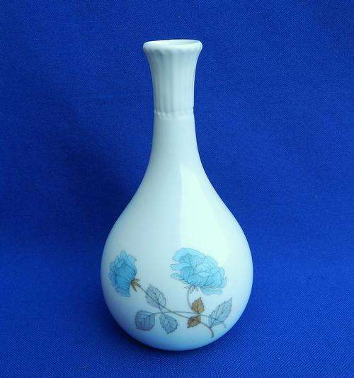 Wedgwood "Ice Rose" Tear Drop Bud Vase