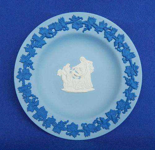 Wedgwood Tri-Colour Blue "Cupid As Oracle" Jasperware Pin Dish