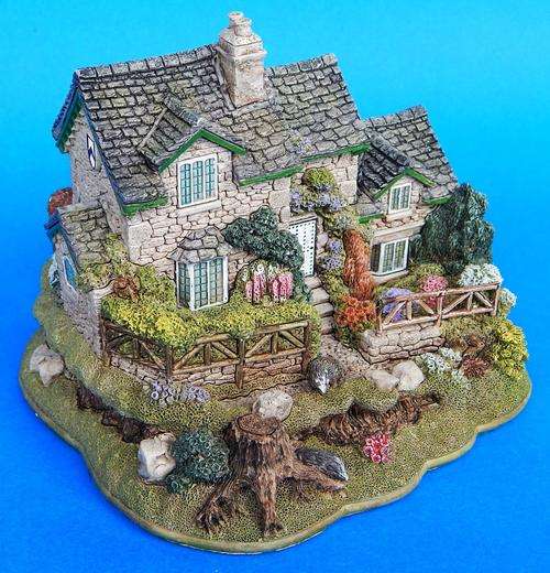 Lilliput Lane "Badger Rise"- L3083 - Collectors' Club Exclusive - Boxed With Deeds