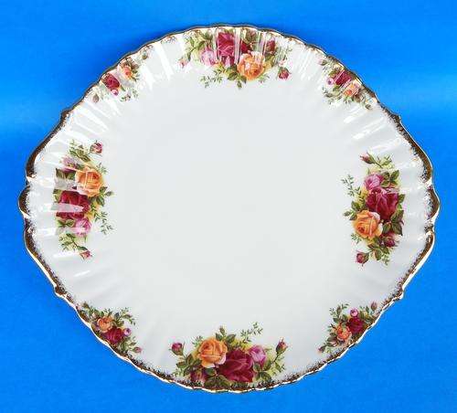 Royal Albert  " Old Country Roses "  Fluted Cake Plate 27 cm - Made In England