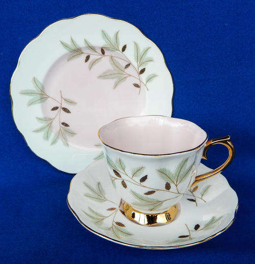 Royal Albert  " Braemar " Trio - Made In England