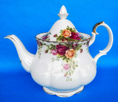 Royal Albert " Old Country Roses " Large Teapot With "D" Lid - Made In England