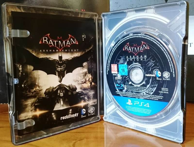 PS4 BATMAN ARKHAM KNIGHT STEELBOOK SPECIAL EDITION / AS NEW / BID TO WIN