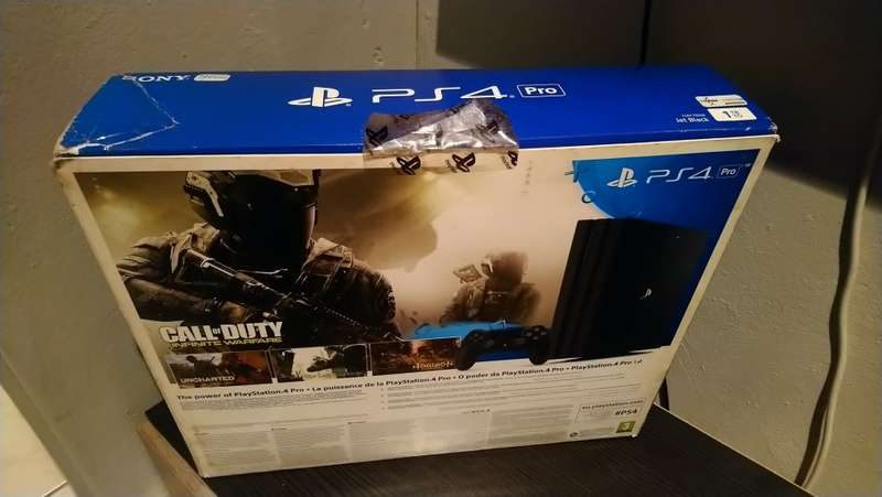 PS4 PRO 1TB CONSOLE & EXTRA CONTROLLER BUNDLE / BOXED / BUY NOW