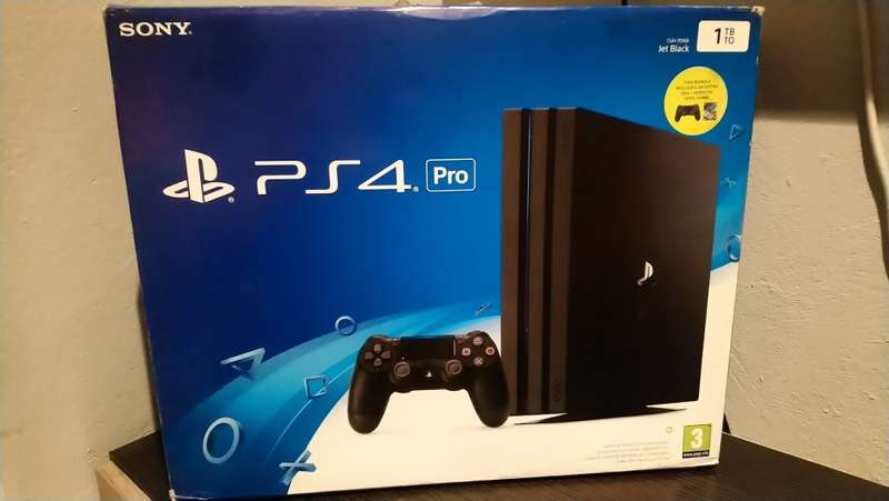 PS4 PRO 1TB CONSOLE & EXTRA CONTROLLER BUNDLE / BOXED / BUY NOW
