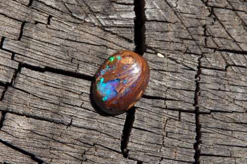 Boulder Opal cabochon 5ct FREE POSTAGE IN SA